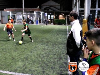
<a style='margin-left: 5px;' class='btn btn-xs btn-social btn-facebook' href='https://www.facebook.com/sharer/sharer.php?u=https://www.boladovale.com.br/imgs/800-800-90/conteudo/fotos/1899/img3268.jpg' rel='popup' data-width='500' data-height='400'><i class='fa fa-facebook'></i>Compartilhar <span class='hidden-xs'>no Facebook</span>
</a> 
<a class='btn btn-default btn-xs' target='_blank' href='imgs/800-800-90/conteudo/fotos/1899/img3268.jpg'>
<span class='glyphicon glyphicon-cloud-download'></span> Salvar
</a> 
<span></span>