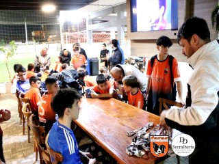 
<a style='margin-left: 5px;' class='btn btn-xs btn-social btn-facebook' href='https://www.facebook.com/sharer/sharer.php?u=https://www.boladovale.com.br/imgs/800-800-90/conteudo/fotos/1899/img3306.jpg' rel='popup' data-width='500' data-height='400'><i class='fa fa-facebook'></i>Compartilhar <span class='hidden-xs'>no Facebook</span>
</a> 
<a class='btn btn-default btn-xs' target='_blank' href='imgs/800-800-90/conteudo/fotos/1899/img3306.jpg'>
<span class='glyphicon glyphicon-cloud-download'></span> Salvar
</a> 
<span></span>