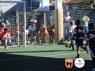 
<a style='margin-left: 5px;' class='btn btn-xs btn-social btn-facebook' href='https://www.facebook.com/sharer/sharer.php?u=https://www.boladovale.com.br/imgs/800-800-90/conteudo/fotos/1900/img3899.jpg' rel='popup' data-width='500' data-height='400'><i class='fa fa-facebook'></i>Compartilhar <span class='hidden-xs'>no Facebook</span>
</a> 
<a class='btn btn-default btn-xs' target='_blank' href='imgs/800-800-90/conteudo/fotos/1900/img3899.jpg'>
<span class='glyphicon glyphicon-cloud-download'></span> Salvar
</a> 
<span></span>