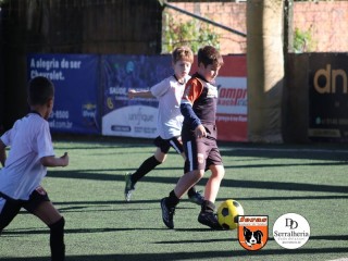 
<a style='margin-left: 5px;' class='btn btn-xs btn-social btn-facebook' href='https://www.facebook.com/sharer/sharer.php?u=https://www.boladovale.com.br/imgs/800-800-90/conteudo/fotos/1900/img3917.jpg' rel='popup' data-width='500' data-height='400'><i class='fa fa-facebook'></i>Compartilhar <span class='hidden-xs'>no Facebook</span>
</a> 
<a class='btn btn-default btn-xs' target='_blank' href='imgs/800-800-90/conteudo/fotos/1900/img3917.jpg'>
<span class='glyphicon glyphicon-cloud-download'></span> Salvar
</a> 
<span></span>