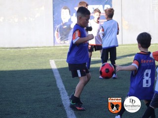 
<a style='margin-left: 5px;' class='btn btn-xs btn-social btn-facebook' href='https://www.facebook.com/sharer/sharer.php?u=https://www.boladovale.com.br/imgs/800-800-90/conteudo/fotos/1900/img3959.jpg' rel='popup' data-width='500' data-height='400'><i class='fa fa-facebook'></i>Compartilhar <span class='hidden-xs'>no Facebook</span>
</a> 
<a class='btn btn-default btn-xs' target='_blank' href='imgs/800-800-90/conteudo/fotos/1900/img3959.jpg'>
<span class='glyphicon glyphicon-cloud-download'></span> Salvar
</a> 
<span></span>