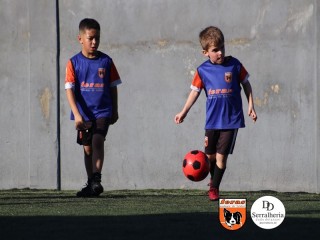 
<a style='margin-left: 5px;' class='btn btn-xs btn-social btn-facebook' href='https://www.facebook.com/sharer/sharer.php?u=https://www.boladovale.com.br/imgs/800-800-90/conteudo/fotos/1900/img3976.jpg' rel='popup' data-width='500' data-height='400'><i class='fa fa-facebook'></i>Compartilhar <span class='hidden-xs'>no Facebook</span>
</a> 
<a class='btn btn-default btn-xs' target='_blank' href='imgs/800-800-90/conteudo/fotos/1900/img3976.jpg'>
<span class='glyphicon glyphicon-cloud-download'></span> Salvar
</a> 
<span></span>