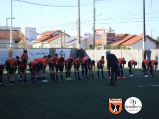 
<a style='margin-left: 5px;' class='btn btn-xs btn-social btn-facebook' href='https://www.facebook.com/sharer/sharer.php?u=https://www.boladovale.com.br/imgs/800-800-90/conteudo/fotos/1900/img4061.jpg' rel='popup' data-width='500' data-height='400'><i class='fa fa-facebook'></i>Compartilhar <span class='hidden-xs'>no Facebook</span>
</a> 
<a class='btn btn-default btn-xs' target='_blank' href='imgs/800-800-90/conteudo/fotos/1900/img4061.jpg'>
<span class='glyphicon glyphicon-cloud-download'></span> Salvar
</a> 
<span></span>