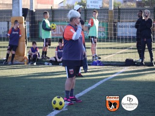 
<a style='margin-left: 5px;' class='btn btn-xs btn-social btn-facebook' href='https://www.facebook.com/sharer/sharer.php?u=https://www.boladovale.com.br/imgs/800-800-90/conteudo/fotos/1900/img4117.jpg' rel='popup' data-width='500' data-height='400'><i class='fa fa-facebook'></i>Compartilhar <span class='hidden-xs'>no Facebook</span>
</a> 
<a class='btn btn-default btn-xs' target='_blank' href='imgs/800-800-90/conteudo/fotos/1900/img4117.jpg'>
<span class='glyphicon glyphicon-cloud-download'></span> Salvar
</a> 
<span></span>