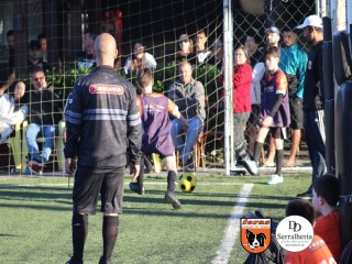 
<a style='margin-left: 5px;' class='btn btn-xs btn-social btn-facebook' href='https://www.facebook.com/sharer/sharer.php?u=https://www.boladovale.com.br/imgs/800-800-90/conteudo/fotos/1900/img4174.jpg' rel='popup' data-width='500' data-height='400'><i class='fa fa-facebook'></i>Compartilhar <span class='hidden-xs'>no Facebook</span>
</a> 
<a class='btn btn-default btn-xs' target='_blank' href='imgs/800-800-90/conteudo/fotos/1900/img4174.jpg'>
<span class='glyphicon glyphicon-cloud-download'></span> Salvar
</a> 
<span></span>