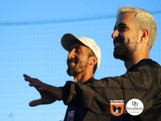 
<a style='margin-left: 5px;' class='btn btn-xs btn-social btn-facebook' href='https://www.facebook.com/sharer/sharer.php?u=https://www.boladovale.com.br/imgs/800-800-90/conteudo/fotos/1900/img4264.jpg' rel='popup' data-width='500' data-height='400'><i class='fa fa-facebook'></i>Compartilhar <span class='hidden-xs'>no Facebook</span>
</a> 
<a class='btn btn-default btn-xs' target='_blank' href='imgs/800-800-90/conteudo/fotos/1900/img4264.jpg'>
<span class='glyphicon glyphicon-cloud-download'></span> Salvar
</a> 
<span></span>