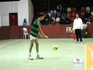 
<a style='margin-left: 5px;' class='btn btn-xs btn-social btn-facebook' href='https://www.facebook.com/sharer/sharer.php?u=https://www.boladovale.com.br/imgs/800-800-90/conteudo/fotos/1903/img6008.jpg' rel='popup' data-width='500' data-height='400'><i class='fa fa-facebook'></i>Compartilhar <span class='hidden-xs'>no Facebook</span>
</a> 
<a class='btn btn-default btn-xs' target='_blank' href='imgs/800-800-90/conteudo/fotos/1903/img6008.jpg'>
<span class='glyphicon glyphicon-cloud-download'></span> Salvar
</a> 
<span></span>