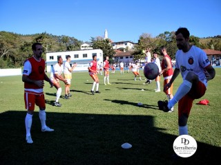 
<a style='margin-left: 5px;' class='btn btn-xs btn-social btn-facebook' href='https://www.facebook.com/sharer/sharer.php?u=https://www.boladovale.com.br/imgs/800-800-90/conteudo/fotos/1904/img7695.jpg' rel='popup' data-width='500' data-height='400'><i class='fa fa-facebook'></i>Compartilhar <span class='hidden-xs'>no Facebook</span>
</a> 
<a class='btn btn-default btn-xs' target='_blank' href='imgs/800-800-90/conteudo/fotos/1904/img7695.jpg'>
<span class='glyphicon glyphicon-cloud-download'></span> Salvar
</a> 
<span></span>