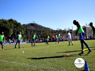 
<a style='margin-left: 5px;' class='btn btn-xs btn-social btn-facebook' href='https://www.facebook.com/sharer/sharer.php?u=https://www.boladovale.com.br/imgs/800-800-90/conteudo/fotos/1904/img7699.jpg' rel='popup' data-width='500' data-height='400'><i class='fa fa-facebook'></i>Compartilhar <span class='hidden-xs'>no Facebook</span>
</a> 
<a class='btn btn-default btn-xs' target='_blank' href='imgs/800-800-90/conteudo/fotos/1904/img7699.jpg'>
<span class='glyphicon glyphicon-cloud-download'></span> Salvar
</a> 
<span></span>