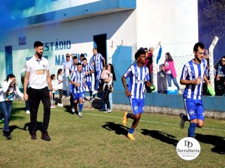 
<a style='margin-left: 5px;' class='btn btn-xs btn-social btn-facebook' href='https://www.facebook.com/sharer/sharer.php?u=https://www.boladovale.com.br/imgs/800-800-90/conteudo/fotos/1904/img7722.jpg' rel='popup' data-width='500' data-height='400'><i class='fa fa-facebook'></i>Compartilhar <span class='hidden-xs'>no Facebook</span>
</a> 
<a class='btn btn-default btn-xs' target='_blank' href='imgs/800-800-90/conteudo/fotos/1904/img7722.jpg'>
<span class='glyphicon glyphicon-cloud-download'></span> Salvar
</a> 
<span></span>