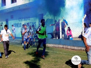 
<a style='margin-left: 5px;' class='btn btn-xs btn-social btn-facebook' href='https://www.facebook.com/sharer/sharer.php?u=https://www.boladovale.com.br/imgs/800-800-90/conteudo/fotos/1904/img7727.jpg' rel='popup' data-width='500' data-height='400'><i class='fa fa-facebook'></i>Compartilhar <span class='hidden-xs'>no Facebook</span>
</a> 
<a class='btn btn-default btn-xs' target='_blank' href='imgs/800-800-90/conteudo/fotos/1904/img7727.jpg'>
<span class='glyphicon glyphicon-cloud-download'></span> Salvar
</a> 
<span></span>