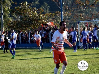 
<a style='margin-left: 5px;' class='btn btn-xs btn-social btn-facebook' href='https://www.facebook.com/sharer/sharer.php?u=https://www.boladovale.com.br/imgs/800-800-90/conteudo/fotos/1904/img8021.jpg' rel='popup' data-width='500' data-height='400'><i class='fa fa-facebook'></i>Compartilhar <span class='hidden-xs'>no Facebook</span>
</a> 
<a class='btn btn-default btn-xs' target='_blank' href='imgs/800-800-90/conteudo/fotos/1904/img8021.jpg'>
<span class='glyphicon glyphicon-cloud-download'></span> Salvar
</a> 
<span></span>