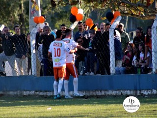 
<a style='margin-left: 5px;' class='btn btn-xs btn-social btn-facebook' href='https://www.facebook.com/sharer/sharer.php?u=https://www.boladovale.com.br/imgs/800-800-90/conteudo/fotos/1904/img8038.jpg' rel='popup' data-width='500' data-height='400'><i class='fa fa-facebook'></i>Compartilhar <span class='hidden-xs'>no Facebook</span>
</a> 
<a class='btn btn-default btn-xs' target='_blank' href='imgs/800-800-90/conteudo/fotos/1904/img8038.jpg'>
<span class='glyphicon glyphicon-cloud-download'></span> Salvar
</a> 
<span></span>