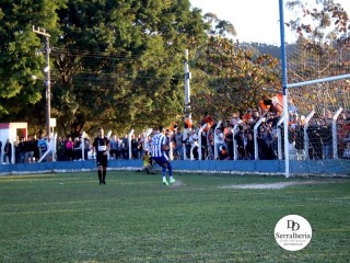 
<a style='margin-left: 5px;' class='btn btn-xs btn-social btn-facebook' href='https://www.facebook.com/sharer/sharer.php?u=https://www.boladovale.com.br/imgs/800-800-90/conteudo/fotos/1904/img8117.jpg' rel='popup' data-width='500' data-height='400'><i class='fa fa-facebook'></i>Compartilhar <span class='hidden-xs'>no Facebook</span>
</a> 
<a class='btn btn-default btn-xs' target='_blank' href='imgs/800-800-90/conteudo/fotos/1904/img8117.jpg'>
<span class='glyphicon glyphicon-cloud-download'></span> Salvar
</a> 
<span></span>