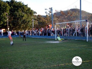 
<a style='margin-left: 5px;' class='btn btn-xs btn-social btn-facebook' href='https://www.facebook.com/sharer/sharer.php?u=https://www.boladovale.com.br/imgs/800-800-90/conteudo/fotos/1904/img8123.jpg' rel='popup' data-width='500' data-height='400'><i class='fa fa-facebook'></i>Compartilhar <span class='hidden-xs'>no Facebook</span>
</a> 
<a class='btn btn-default btn-xs' target='_blank' href='imgs/800-800-90/conteudo/fotos/1904/img8123.jpg'>
<span class='glyphicon glyphicon-cloud-download'></span> Salvar
</a> 
<span></span>