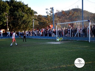 
<a style='margin-left: 5px;' class='btn btn-xs btn-social btn-facebook' href='https://www.facebook.com/sharer/sharer.php?u=https://www.boladovale.com.br/imgs/800-800-90/conteudo/fotos/1904/img8124.jpg' rel='popup' data-width='500' data-height='400'><i class='fa fa-facebook'></i>Compartilhar <span class='hidden-xs'>no Facebook</span>
</a> 
<a class='btn btn-default btn-xs' target='_blank' href='imgs/800-800-90/conteudo/fotos/1904/img8124.jpg'>
<span class='glyphicon glyphicon-cloud-download'></span> Salvar
</a> 
<span></span>