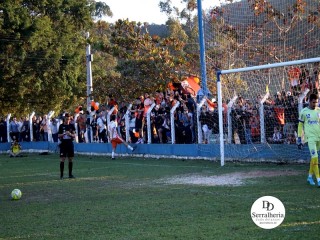 
<a style='margin-left: 5px;' class='btn btn-xs btn-social btn-facebook' href='https://www.facebook.com/sharer/sharer.php?u=https://www.boladovale.com.br/imgs/800-800-90/conteudo/fotos/1904/img8127.jpg' rel='popup' data-width='500' data-height='400'><i class='fa fa-facebook'></i>Compartilhar <span class='hidden-xs'>no Facebook</span>
</a> 
<a class='btn btn-default btn-xs' target='_blank' href='imgs/800-800-90/conteudo/fotos/1904/img8127.jpg'>
<span class='glyphicon glyphicon-cloud-download'></span> Salvar
</a> 
<span></span>