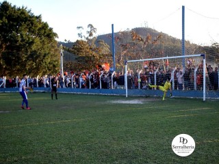 
<a style='margin-left: 5px;' class='btn btn-xs btn-social btn-facebook' href='https://www.facebook.com/sharer/sharer.php?u=https://www.boladovale.com.br/imgs/800-800-90/conteudo/fotos/1904/img8132.jpg' rel='popup' data-width='500' data-height='400'><i class='fa fa-facebook'></i>Compartilhar <span class='hidden-xs'>no Facebook</span>
</a> 
<a class='btn btn-default btn-xs' target='_blank' href='imgs/800-800-90/conteudo/fotos/1904/img8132.jpg'>
<span class='glyphicon glyphicon-cloud-download'></span> Salvar
</a> 
<span></span>