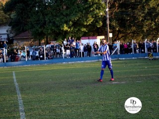 
<a style='margin-left: 5px;' class='btn btn-xs btn-social btn-facebook' href='https://www.facebook.com/sharer/sharer.php?u=https://www.boladovale.com.br/imgs/800-800-90/conteudo/fotos/1904/img8134.jpg' rel='popup' data-width='500' data-height='400'><i class='fa fa-facebook'></i>Compartilhar <span class='hidden-xs'>no Facebook</span>
</a> 
<a class='btn btn-default btn-xs' target='_blank' href='imgs/800-800-90/conteudo/fotos/1904/img8134.jpg'>
<span class='glyphicon glyphicon-cloud-download'></span> Salvar
</a> 
<span></span>