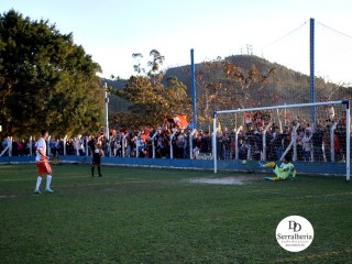 
<a style='margin-left: 5px;' class='btn btn-xs btn-social btn-facebook' href='https://www.facebook.com/sharer/sharer.php?u=https://www.boladovale.com.br/imgs/800-800-90/conteudo/fotos/1904/img8141.jpg' rel='popup' data-width='500' data-height='400'><i class='fa fa-facebook'></i>Compartilhar <span class='hidden-xs'>no Facebook</span>
</a> 
<a class='btn btn-default btn-xs' target='_blank' href='imgs/800-800-90/conteudo/fotos/1904/img8141.jpg'>
<span class='glyphicon glyphicon-cloud-download'></span> Salvar
</a> 
<span></span>