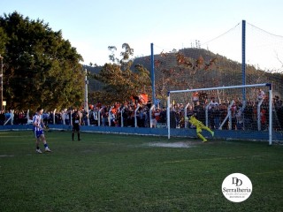 
<a style='margin-left: 5px;' class='btn btn-xs btn-social btn-facebook' href='https://www.facebook.com/sharer/sharer.php?u=https://www.boladovale.com.br/imgs/800-800-90/conteudo/fotos/1904/img8166.jpg' rel='popup' data-width='500' data-height='400'><i class='fa fa-facebook'></i>Compartilhar <span class='hidden-xs'>no Facebook</span>
</a> 
<a class='btn btn-default btn-xs' target='_blank' href='imgs/800-800-90/conteudo/fotos/1904/img8166.jpg'>
<span class='glyphicon glyphicon-cloud-download'></span> Salvar
</a> 
<span></span>