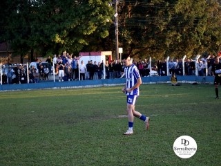 
<a style='margin-left: 5px;' class='btn btn-xs btn-social btn-facebook' href='https://www.facebook.com/sharer/sharer.php?u=https://www.boladovale.com.br/imgs/800-800-90/conteudo/fotos/1904/img8171.jpg' rel='popup' data-width='500' data-height='400'><i class='fa fa-facebook'></i>Compartilhar <span class='hidden-xs'>no Facebook</span>
</a> 
<a class='btn btn-default btn-xs' target='_blank' href='imgs/800-800-90/conteudo/fotos/1904/img8171.jpg'>
<span class='glyphicon glyphicon-cloud-download'></span> Salvar
</a> 
<span></span>