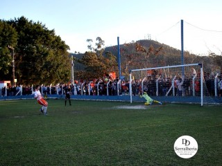 
<a style='margin-left: 5px;' class='btn btn-xs btn-social btn-facebook' href='https://www.facebook.com/sharer/sharer.php?u=https://www.boladovale.com.br/imgs/800-800-90/conteudo/fotos/1904/img8174.jpg' rel='popup' data-width='500' data-height='400'><i class='fa fa-facebook'></i>Compartilhar <span class='hidden-xs'>no Facebook</span>
</a> 
<a class='btn btn-default btn-xs' target='_blank' href='imgs/800-800-90/conteudo/fotos/1904/img8174.jpg'>
<span class='glyphicon glyphicon-cloud-download'></span> Salvar
</a> 
<span></span>