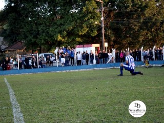 
<a style='margin-left: 5px;' class='btn btn-xs btn-social btn-facebook' href='https://www.facebook.com/sharer/sharer.php?u=https://www.boladovale.com.br/imgs/800-800-90/conteudo/fotos/1904/img8216.jpg' rel='popup' data-width='500' data-height='400'><i class='fa fa-facebook'></i>Compartilhar <span class='hidden-xs'>no Facebook</span>
</a> 
<a class='btn btn-default btn-xs' target='_blank' href='imgs/800-800-90/conteudo/fotos/1904/img8216.jpg'>
<span class='glyphicon glyphicon-cloud-download'></span> Salvar
</a> 
<span></span>