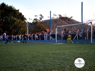 
<a style='margin-left: 5px;' class='btn btn-xs btn-social btn-facebook' href='https://www.facebook.com/sharer/sharer.php?u=https://www.boladovale.com.br/imgs/800-800-90/conteudo/fotos/1904/img8225.jpg' rel='popup' data-width='500' data-height='400'><i class='fa fa-facebook'></i>Compartilhar <span class='hidden-xs'>no Facebook</span>
</a> 
<a class='btn btn-default btn-xs' target='_blank' href='imgs/800-800-90/conteudo/fotos/1904/img8225.jpg'>
<span class='glyphicon glyphicon-cloud-download'></span> Salvar
</a> 
<span></span>