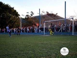 
<a style='margin-left: 5px;' class='btn btn-xs btn-social btn-facebook' href='https://www.facebook.com/sharer/sharer.php?u=https://www.boladovale.com.br/imgs/800-800-90/conteudo/fotos/1904/img8227.jpg' rel='popup' data-width='500' data-height='400'><i class='fa fa-facebook'></i>Compartilhar <span class='hidden-xs'>no Facebook</span>
</a> 
<a class='btn btn-default btn-xs' target='_blank' href='imgs/800-800-90/conteudo/fotos/1904/img8227.jpg'>
<span class='glyphicon glyphicon-cloud-download'></span> Salvar
</a> 
<span></span>