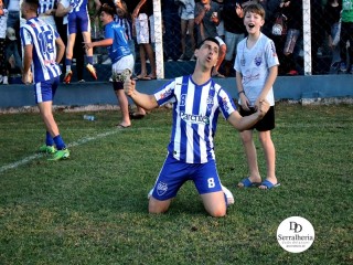 
<a style='margin-left: 5px;' class='btn btn-xs btn-social btn-facebook' href='https://www.facebook.com/sharer/sharer.php?u=https://www.boladovale.com.br/imgs/800-800-90/conteudo/fotos/1904/img8278.jpg' rel='popup' data-width='500' data-height='400'><i class='fa fa-facebook'></i>Compartilhar <span class='hidden-xs'>no Facebook</span>
</a> 
<a class='btn btn-default btn-xs' target='_blank' href='imgs/800-800-90/conteudo/fotos/1904/img8278.jpg'>
<span class='glyphicon glyphicon-cloud-download'></span> Salvar
</a> 
<span></span>