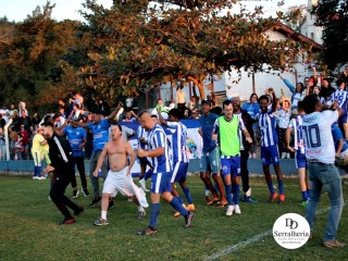 
<a style='margin-left: 5px;' class='btn btn-xs btn-social btn-facebook' href='https://www.facebook.com/sharer/sharer.php?u=https://www.boladovale.com.br/imgs/800-800-90/conteudo/fotos/1904/img8280.jpg' rel='popup' data-width='500' data-height='400'><i class='fa fa-facebook'></i>Compartilhar <span class='hidden-xs'>no Facebook</span>
</a> 
<a class='btn btn-default btn-xs' target='_blank' href='imgs/800-800-90/conteudo/fotos/1904/img8280.jpg'>
<span class='glyphicon glyphicon-cloud-download'></span> Salvar
</a> 
<span></span>