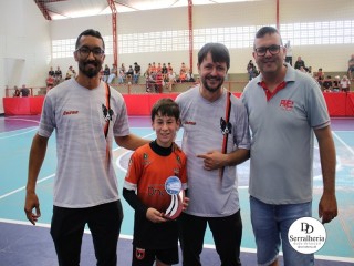 
<a style='margin-left: 5px;' class='btn btn-xs btn-social btn-facebook' href='https://www.facebook.com/sharer/sharer.php?u=https://www.boladovale.com.br/imgs/800-800-90/conteudo/fotos/1908/img8895.jpg' rel='popup' data-width='500' data-height='400'><i class='fa fa-facebook'></i>Compartilhar <span class='hidden-xs'>no Facebook</span>
</a> 
<a class='btn btn-default btn-xs' target='_blank' href='imgs/800-800-90/conteudo/fotos/1908/img8895.jpg'>
<span class='glyphicon glyphicon-cloud-download'></span> Salvar
</a> 
<span></span>