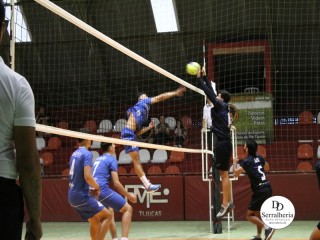 
<a style='margin-left: 5px;' class='btn btn-xs btn-social btn-facebook' href='https://www.facebook.com/sharer/sharer.php?u=https://www.boladovale.com.br/imgs/800-800-90/conteudo/fotos/1912/img9171.jpg' rel='popup' data-width='500' data-height='400'><i class='fa fa-facebook'></i>Compartilhar <span class='hidden-xs'>no Facebook</span>
</a> 
<a class='btn btn-default btn-xs' target='_blank' href='imgs/800-800-90/conteudo/fotos/1912/img9171.jpg'>
<span class='glyphicon glyphicon-cloud-download'></span> Salvar
</a> 
<span></span>