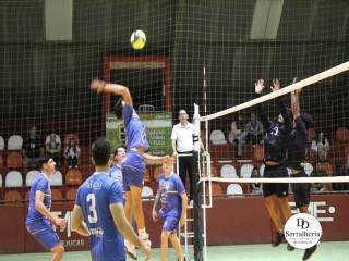 
<a style='margin-left: 5px;' class='btn btn-xs btn-social btn-facebook' href='https://www.facebook.com/sharer/sharer.php?u=https://www.boladovale.com.br/imgs/800-800-90/conteudo/fotos/1912/img9329.jpg' rel='popup' data-width='500' data-height='400'><i class='fa fa-facebook'></i>Compartilhar <span class='hidden-xs'>no Facebook</span>
</a> 
<a class='btn btn-default btn-xs' target='_blank' href='imgs/800-800-90/conteudo/fotos/1912/img9329.jpg'>
<span class='glyphicon glyphicon-cloud-download'></span> Salvar
</a> 
<span></span>