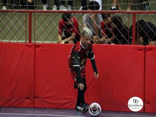
<a style='margin-left: 5px;' class='btn btn-xs btn-social btn-facebook' href='https://www.facebook.com/sharer/sharer.php?u=https://www.boladovale.com.br/imgs/800-800-90/conteudo/fotos/1914/img9487.jpg' rel='popup' data-width='500' data-height='400'><i class='fa fa-facebook'></i>Compartilhar <span class='hidden-xs'>no Facebook</span>
</a> 
<a class='btn btn-default btn-xs' target='_blank' href='imgs/800-800-90/conteudo/fotos/1914/img9487.jpg'>
<span class='glyphicon glyphicon-cloud-download'></span> Salvar
</a> 
<span></span>
