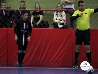 
<a style='margin-left: 5px;' class='btn btn-xs btn-social btn-facebook' href='https://www.facebook.com/sharer/sharer.php?u=https://www.boladovale.com.br/imgs/800-800-90/conteudo/fotos/1916/img9605.jpg' rel='popup' data-width='500' data-height='400'><i class='fa fa-facebook'></i>Compartilhar <span class='hidden-xs'>no Facebook</span>
</a> 
<a class='btn btn-default btn-xs' target='_blank' href='imgs/800-800-90/conteudo/fotos/1916/img9605.jpg'>
<span class='glyphicon glyphicon-cloud-download'></span> Salvar
</a> 
<span></span>