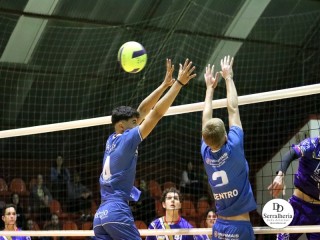 
<a style='margin-left: 5px;' class='btn btn-xs btn-social btn-facebook' href='https://www.facebook.com/sharer/sharer.php?u=https://www.boladovale.com.br/imgs/800-800-90/conteudo/fotos/1918/img0038.jpg' rel='popup' data-width='500' data-height='400'><i class='fa fa-facebook'></i>Compartilhar <span class='hidden-xs'>no Facebook</span>
</a> 
<a class='btn btn-default btn-xs' target='_blank' href='imgs/800-800-90/conteudo/fotos/1918/img0038.jpg'>
<span class='glyphicon glyphicon-cloud-download'></span> Salvar
</a> 
<span></span>
