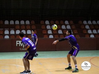 
<a style='margin-left: 5px;' class='btn btn-xs btn-social btn-facebook' href='https://www.facebook.com/sharer/sharer.php?u=https://www.boladovale.com.br/imgs/800-800-90/conteudo/fotos/1918/img0085.jpg' rel='popup' data-width='500' data-height='400'><i class='fa fa-facebook'></i>Compartilhar <span class='hidden-xs'>no Facebook</span>
</a> 
<a class='btn btn-default btn-xs' target='_blank' href='imgs/800-800-90/conteudo/fotos/1918/img0085.jpg'>
<span class='glyphicon glyphicon-cloud-download'></span> Salvar
</a> 
<span></span>
