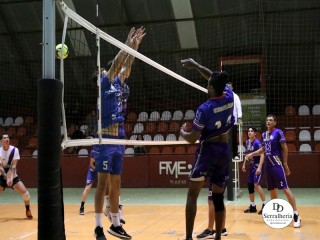 
<a style='margin-left: 5px;' class='btn btn-xs btn-social btn-facebook' href='https://www.facebook.com/sharer/sharer.php?u=https://www.boladovale.com.br/imgs/800-800-90/conteudo/fotos/1918/img0087.jpg' rel='popup' data-width='500' data-height='400'><i class='fa fa-facebook'></i>Compartilhar <span class='hidden-xs'>no Facebook</span>
</a> 
<a class='btn btn-default btn-xs' target='_blank' href='imgs/800-800-90/conteudo/fotos/1918/img0087.jpg'>
<span class='glyphicon glyphicon-cloud-download'></span> Salvar
</a> 
<span></span>