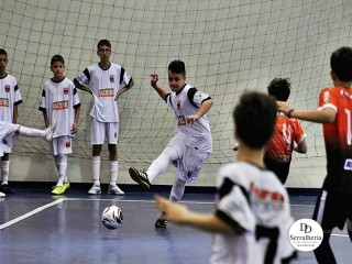
<a style='margin-left: 5px;' class='btn btn-xs btn-social btn-facebook' href='https://www.facebook.com/sharer/sharer.php?u=https://www.boladovale.com.br/imgs/800-800-90/conteudo/fotos/1919/img0124.jpg' rel='popup' data-width='500' data-height='400'><i class='fa fa-facebook'></i>Compartilhar <span class='hidden-xs'>no Facebook</span>
</a> 
<a class='btn btn-default btn-xs' target='_blank' href='imgs/800-800-90/conteudo/fotos/1919/img0124.jpg'>
<span class='glyphicon glyphicon-cloud-download'></span> Salvar
</a> 
<span></span>
