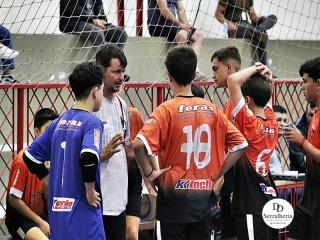 
<a style='margin-left: 5px;' class='btn btn-xs btn-social btn-facebook' href='https://www.facebook.com/sharer/sharer.php?u=https://www.boladovale.com.br/imgs/800-800-90/conteudo/fotos/1919/img0145.jpg' rel='popup' data-width='500' data-height='400'><i class='fa fa-facebook'></i>Compartilhar <span class='hidden-xs'>no Facebook</span>
</a> 
<a class='btn btn-default btn-xs' target='_blank' href='imgs/800-800-90/conteudo/fotos/1919/img0145.jpg'>
<span class='glyphicon glyphicon-cloud-download'></span> Salvar
</a> 
<span></span>