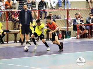 
<a style='margin-left: 5px;' class='btn btn-xs btn-social btn-facebook' href='https://www.facebook.com/sharer/sharer.php?u=https://www.boladovale.com.br/imgs/800-800-90/conteudo/fotos/1920/img0285.jpg' rel='popup' data-width='500' data-height='400'><i class='fa fa-facebook'></i>Compartilhar <span class='hidden-xs'>no Facebook</span>
</a> 
<a class='btn btn-default btn-xs' target='_blank' href='imgs/800-800-90/conteudo/fotos/1920/img0285.jpg'>
<span class='glyphicon glyphicon-cloud-download'></span> Salvar
</a> 
<span></span>