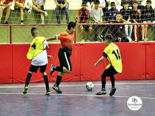 
<a style='margin-left: 5px;' class='btn btn-xs btn-social btn-facebook' href='https://www.facebook.com/sharer/sharer.php?u=https://www.boladovale.com.br/imgs/800-800-90/conteudo/fotos/1920/img0286.jpg' rel='popup' data-width='500' data-height='400'><i class='fa fa-facebook'></i>Compartilhar <span class='hidden-xs'>no Facebook</span>
</a> 
<a class='btn btn-default btn-xs' target='_blank' href='imgs/800-800-90/conteudo/fotos/1920/img0286.jpg'>
<span class='glyphicon glyphicon-cloud-download'></span> Salvar
</a> 
<span></span>