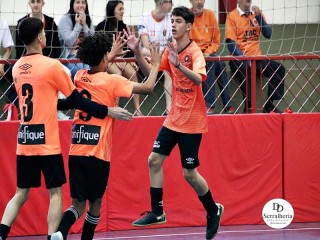 
<a style='margin-left: 5px;' class='btn btn-xs btn-social btn-facebook' href='https://www.facebook.com/sharer/sharer.php?u=https://www.boladovale.com.br/imgs/800-800-90/conteudo/fotos/1922/img0417.jpg' rel='popup' data-width='500' data-height='400'><i class='fa fa-facebook'></i>Compartilhar <span class='hidden-xs'>no Facebook</span>
</a> 
<a class='btn btn-default btn-xs' target='_blank' href='imgs/800-800-90/conteudo/fotos/1922/img0417.jpg'>
<span class='glyphicon glyphicon-cloud-download'></span> Salvar
</a> 
<span></span>