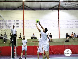 
<a style='margin-left: 5px;' class='btn btn-xs btn-social btn-facebook' href='https://www.facebook.com/sharer/sharer.php?u=https://www.boladovale.com.br/imgs/800-800-90/conteudo/fotos/1924/img0716.jpg' rel='popup' data-width='500' data-height='400'><i class='fa fa-facebook'></i>Compartilhar <span class='hidden-xs'>no Facebook</span>
</a> 
<a class='btn btn-default btn-xs' target='_blank' href='imgs/800-800-90/conteudo/fotos/1924/img0716.jpg'>
<span class='glyphicon glyphicon-cloud-download'></span> Salvar
</a> 
<span></span>