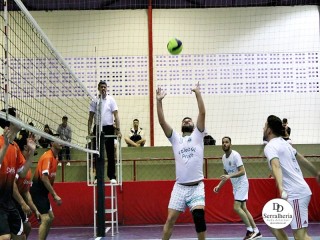 
<a style='margin-left: 5px;' class='btn btn-xs btn-social btn-facebook' href='https://www.facebook.com/sharer/sharer.php?u=https://www.boladovale.com.br/imgs/800-800-90/conteudo/fotos/1924/img0717.jpg' rel='popup' data-width='500' data-height='400'><i class='fa fa-facebook'></i>Compartilhar <span class='hidden-xs'>no Facebook</span>
</a> 
<a class='btn btn-default btn-xs' target='_blank' href='imgs/800-800-90/conteudo/fotos/1924/img0717.jpg'>
<span class='glyphicon glyphicon-cloud-download'></span> Salvar
</a> 
<span></span>