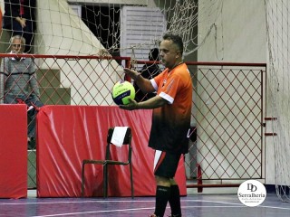 
<a style='margin-left: 5px;' class='btn btn-xs btn-social btn-facebook' href='https://www.facebook.com/sharer/sharer.php?u=https://www.boladovale.com.br/imgs/800-800-90/conteudo/fotos/1924/img0755.jpg' rel='popup' data-width='500' data-height='400'><i class='fa fa-facebook'></i>Compartilhar <span class='hidden-xs'>no Facebook</span>
</a> 
<a class='btn btn-default btn-xs' target='_blank' href='imgs/800-800-90/conteudo/fotos/1924/img0755.jpg'>
<span class='glyphicon glyphicon-cloud-download'></span> Salvar
</a> 
<span></span>