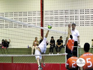 
<a style='margin-left: 5px;' class='btn btn-xs btn-social btn-facebook' href='https://www.facebook.com/sharer/sharer.php?u=https://www.boladovale.com.br/imgs/800-800-90/conteudo/fotos/1924/img0760.jpg' rel='popup' data-width='500' data-height='400'><i class='fa fa-facebook'></i>Compartilhar <span class='hidden-xs'>no Facebook</span>
</a> 
<a class='btn btn-default btn-xs' target='_blank' href='imgs/800-800-90/conteudo/fotos/1924/img0760.jpg'>
<span class='glyphicon glyphicon-cloud-download'></span> Salvar
</a> 
<span></span>