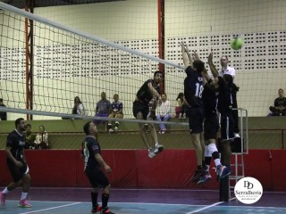 
<a style='margin-left: 5px;' class='btn btn-xs btn-social btn-facebook' href='https://www.facebook.com/sharer/sharer.php?u=https://www.boladovale.com.br/imgs/800-800-90/conteudo/fotos/1927/img1428.jpg' rel='popup' data-width='500' data-height='400'><i class='fa fa-facebook'></i>Compartilhar <span class='hidden-xs'>no Facebook</span>
</a> 
<a class='btn btn-default btn-xs' target='_blank' href='imgs/800-800-90/conteudo/fotos/1927/img1428.jpg'>
<span class='glyphicon glyphicon-cloud-download'></span> Salvar
</a> 
<span></span>